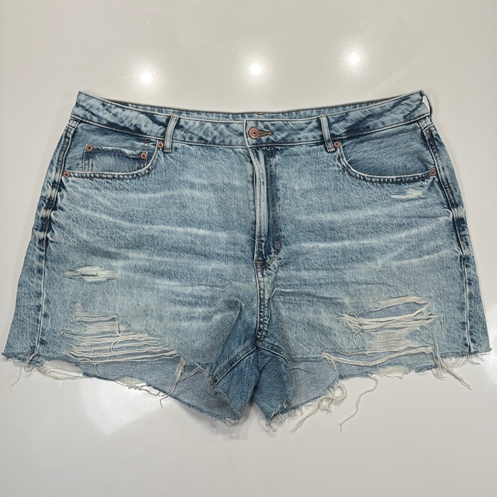 American Eagle 18 Tomgirl Jean Shorts with Comfort Waistband